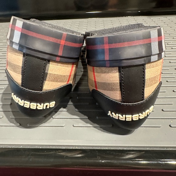 Burberry sneakers. - Picture 3 of 6